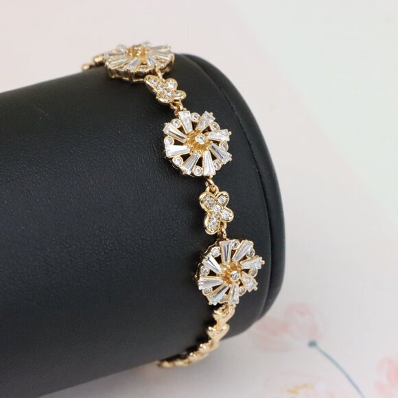 "Sparkling Rose Gold Floral Bracelet with Round & Clover Design, XPBL0962 - Picture 6 of 12